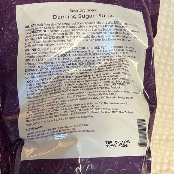 Scentsy Bath Soak sugar plums - Picture 3 of 3